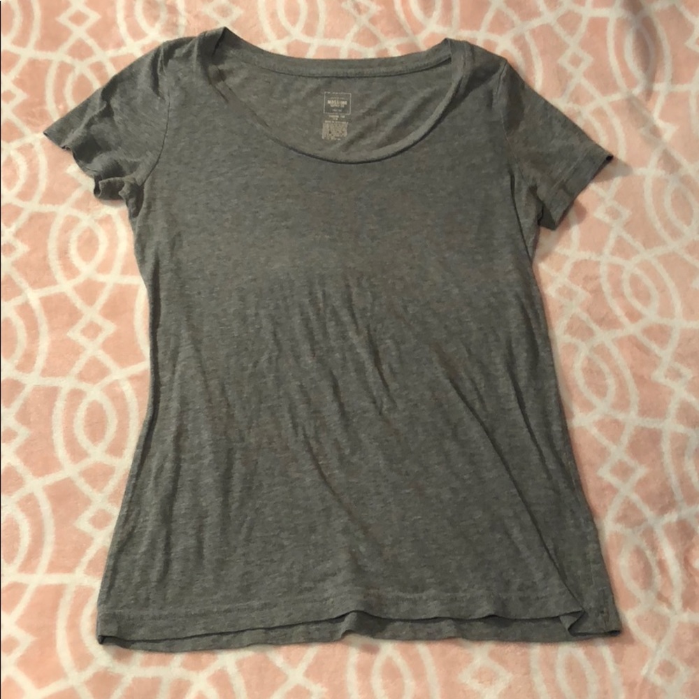 Gray scoopneck tee
